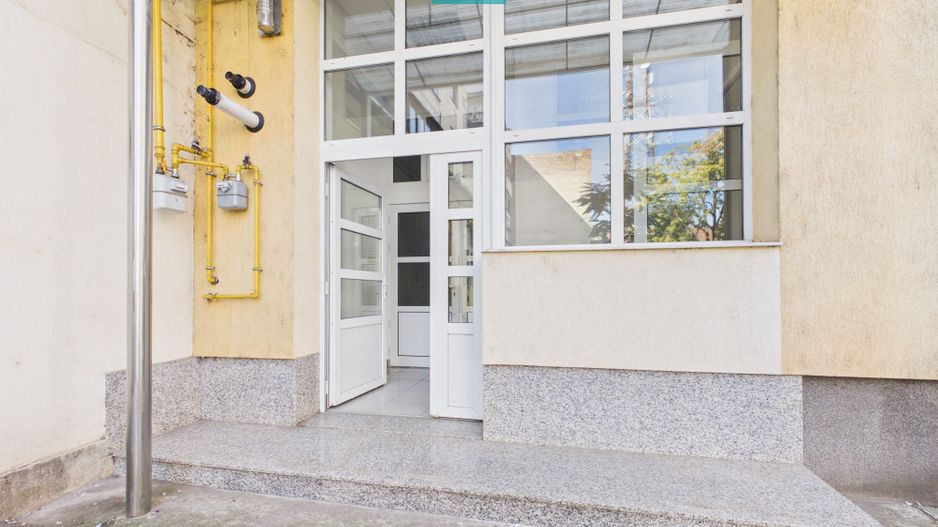 Imobil central cu destinație medicală, Arad - Poză 2