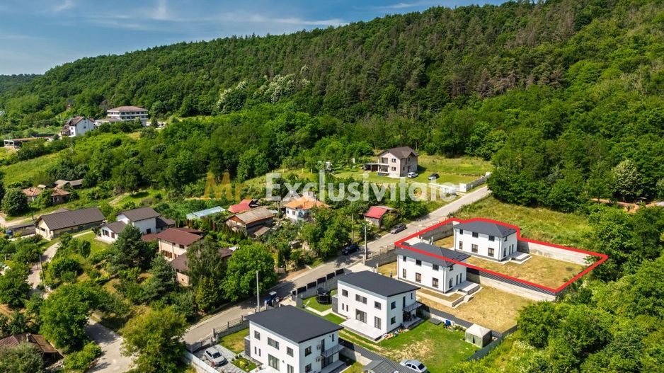 Casă cu un view spectaculos ,langa padure-Argeșelu. - Poză 4