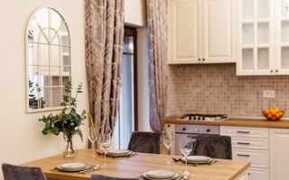 Casa de Lux cu Design Clasic și Piscină la limita dintre Timișoara și Dumbrăvița - Poză 7