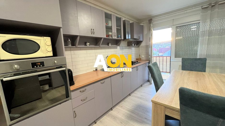 Apartament cu 3 camere, zona Kaufland - Poză 2