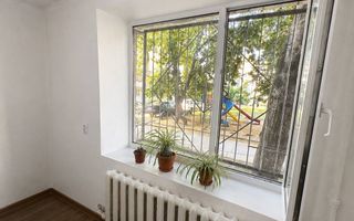 Cameră de vânzare în cămin – 19 m², etajul 1, cu bloc sanitar propriu - Poză 3