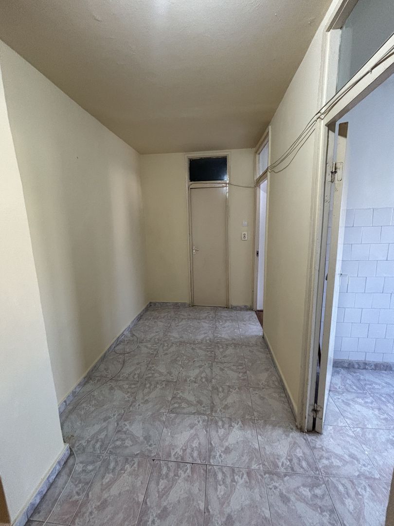 Decomandat si spatios aproape de Spitalul Judetean - Poză 4