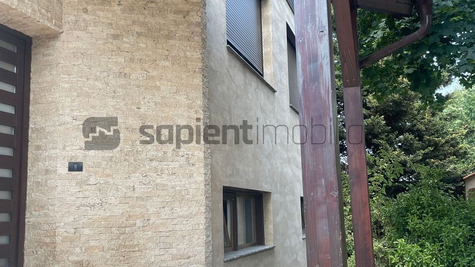 VILA IN ORADEA - Poză 2