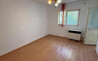 Garsonieră 27 mp cu balcon - etaj 2 - nemobilata -bloc an 1980 - Poză 2