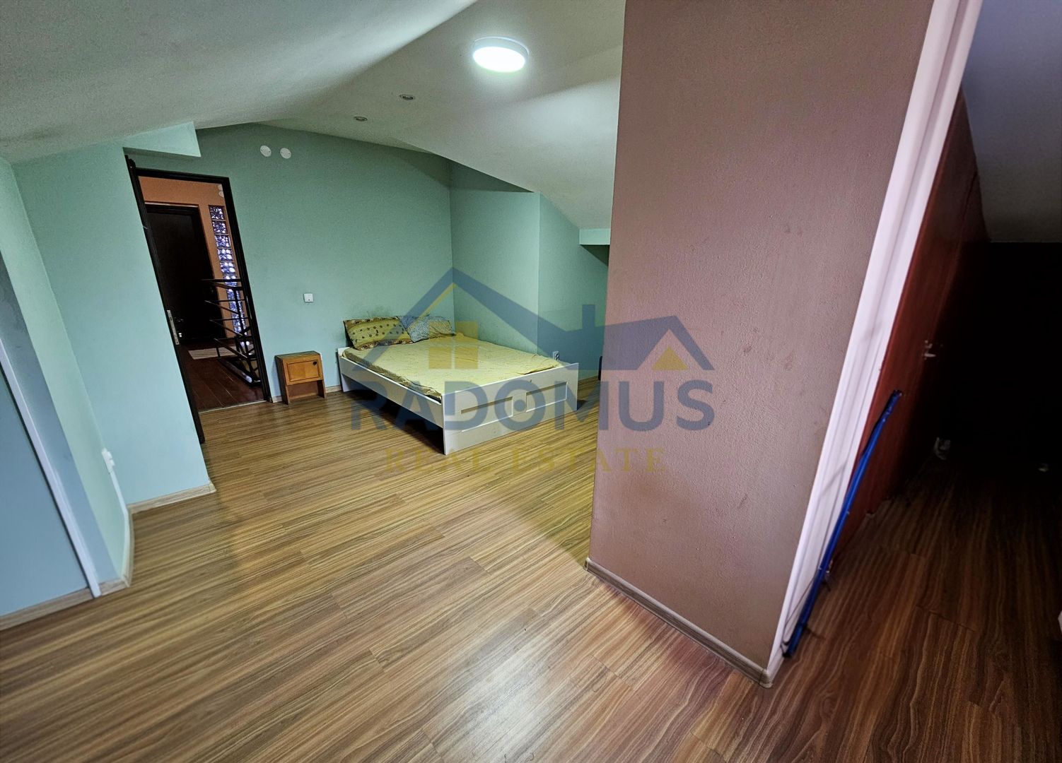 Vilă spațioasă, central, ideală pentru activități comerciale/birouri - Poză 16