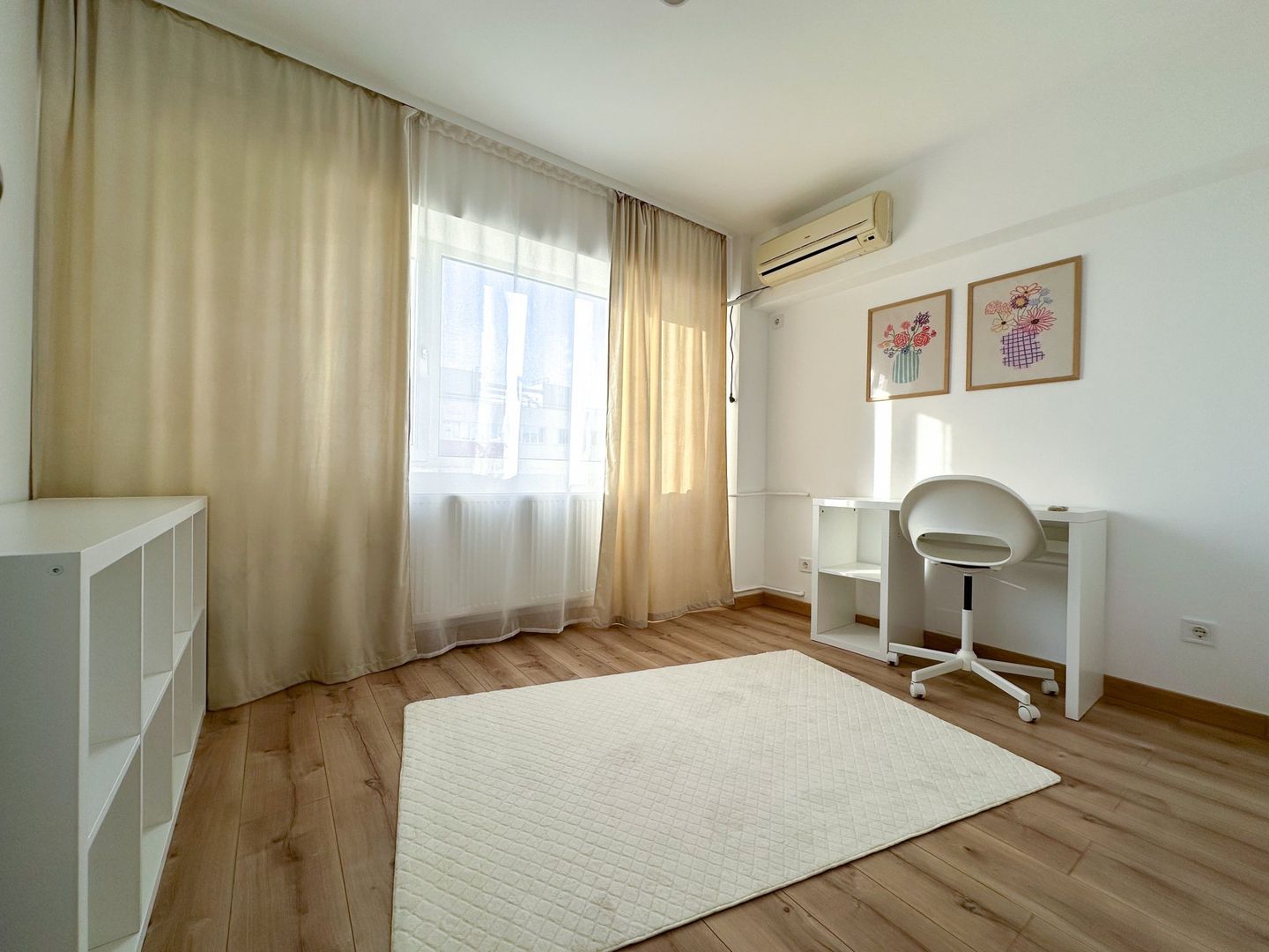 4 camere, 3 dormitoare, 2 băi, boiler, complet renovat - Poză 4