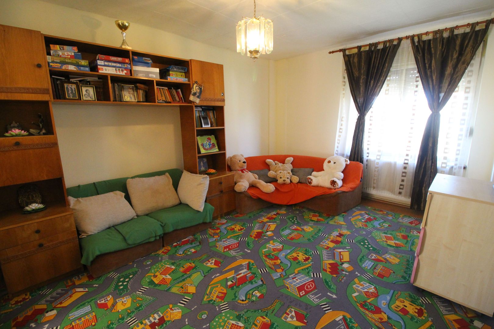 CASA CU TEREN GENEROS - Poză 11