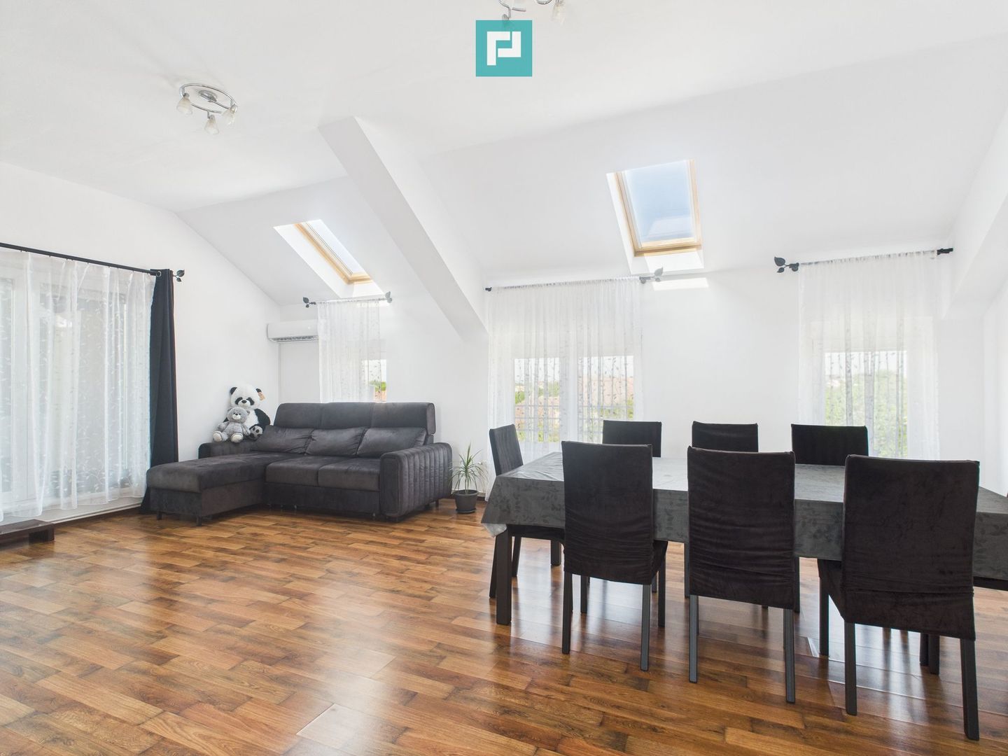 Apartament deosebit cu 3 camere , zona Fratelia - Poză 3