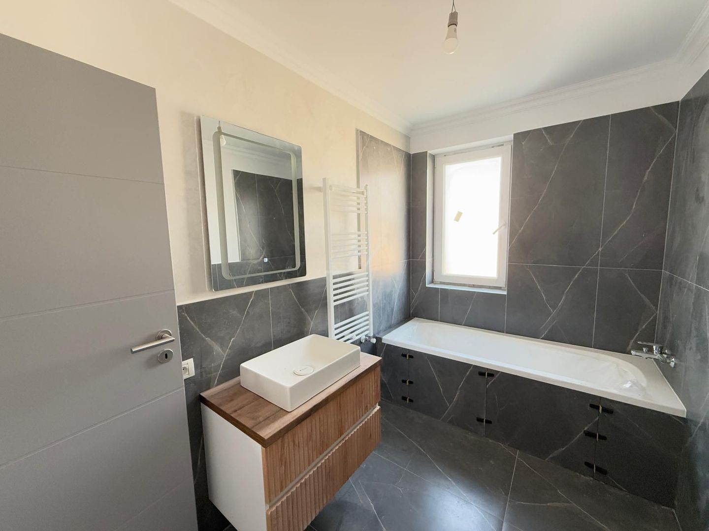 Etaj 1. 3 camere. Decomandat. Loc de parcare. - Poză 6