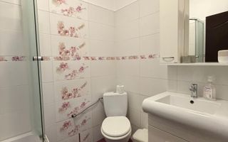 Vila spatioasa cu vedere spre lac Corbeanca - Poză 42