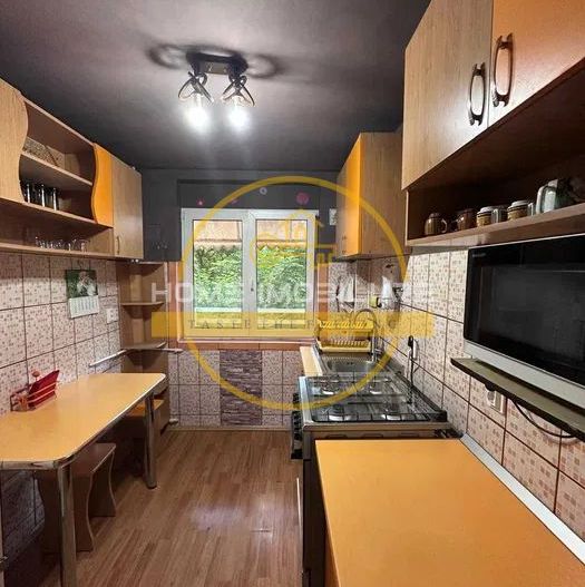 Apartament cu 3 camere- Etajul 2 / 66mp / zona Podu Ros - Poză 1