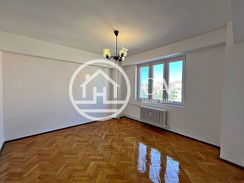 Apartament de vânzare cu 4 camere în zona centrală, Oradea - Poză 4