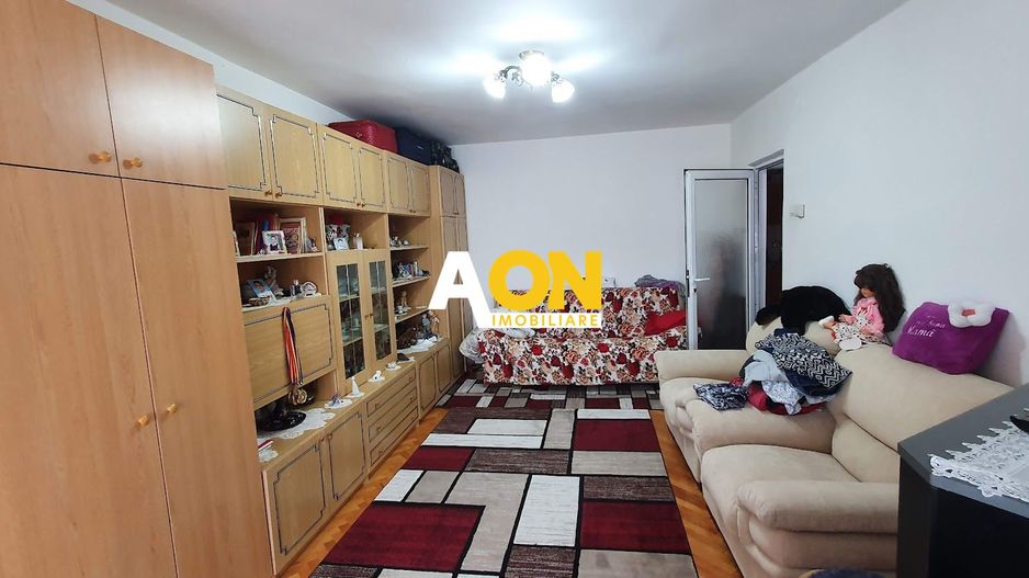 Apartament 3 camere, mobilat, utilat, Cetate - Poză 2