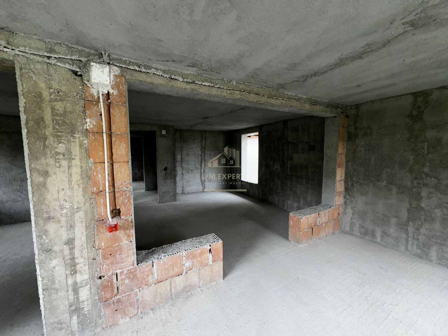 VILA 5 CAMERE, ZONA ULTRA CENTRALA, CAMPULUNG MUSCEL, TEREN 500 MP - Poză 8