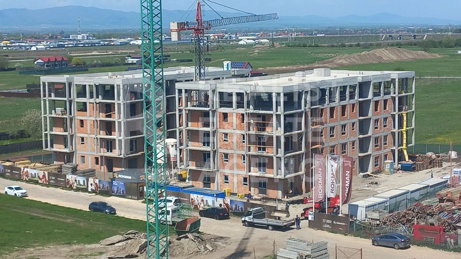 Vânzare, apartament cu 3 camere, zona Tractorul - Poză 4