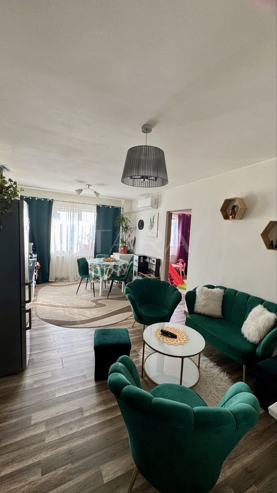 Apartament cu 3 camere decomandate, Baciu, zona Petrom - Poză 1