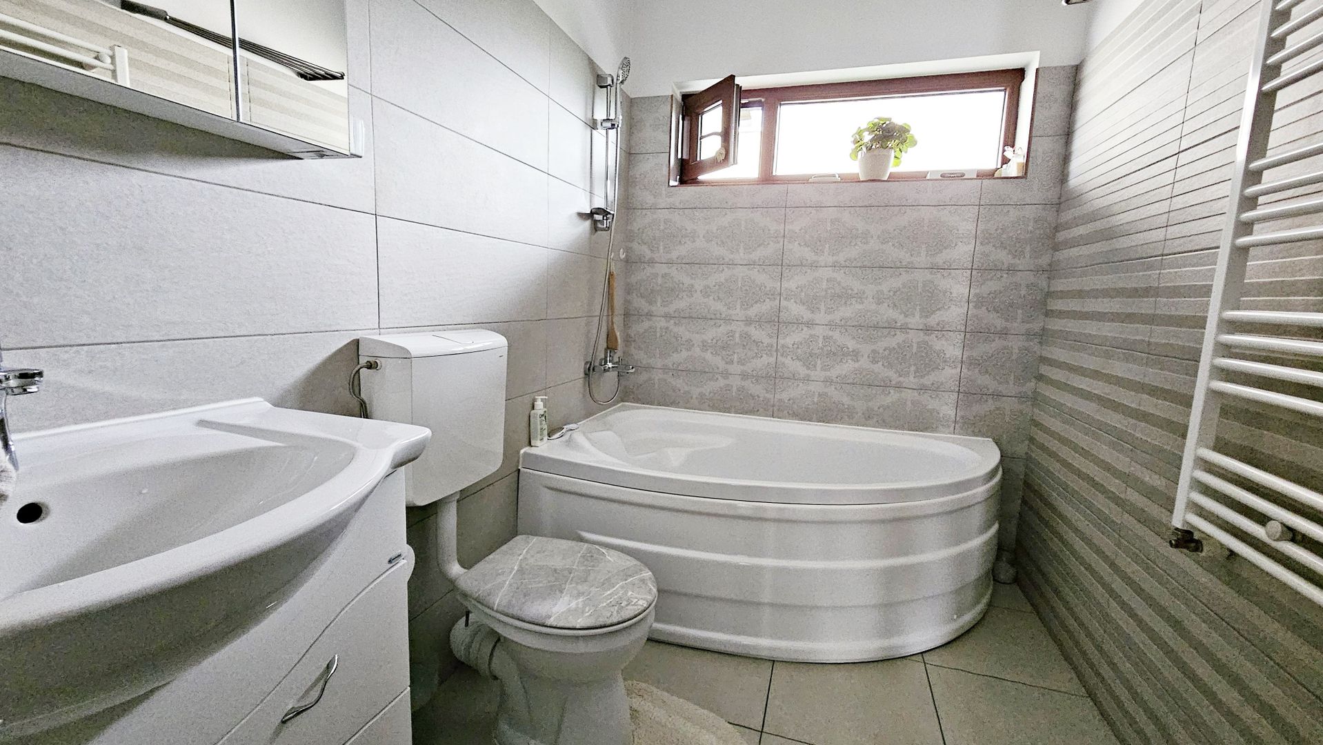 Casă P+E modernă, complet utilată – Brașov, zonă rezidențială liniștită - Poză 13