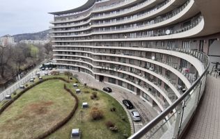 Apartament cu 3 camere în zona Est