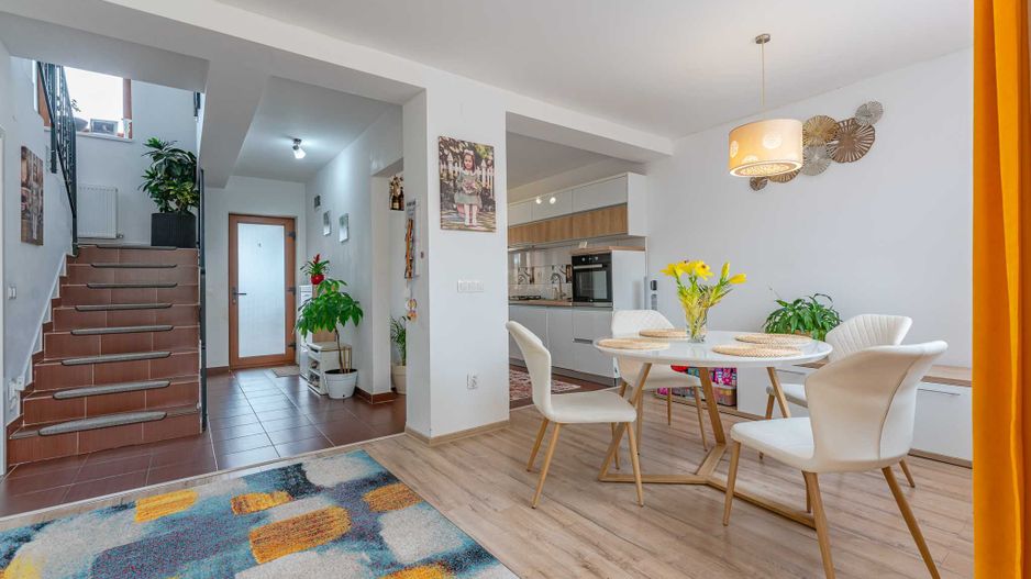 Casă familială în Sânpetru, pe strada Speranței - Poză 4