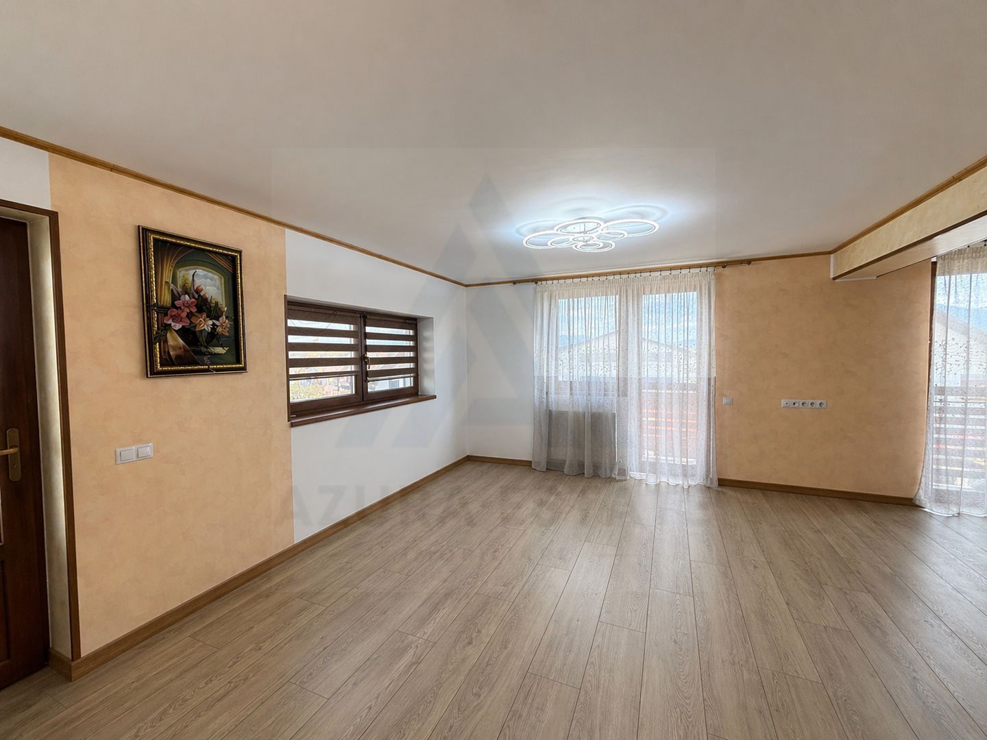 Casa la cheie 5 camere 250 mp curte libera 4 bai P+1+M Arhitectilor - Poză 12