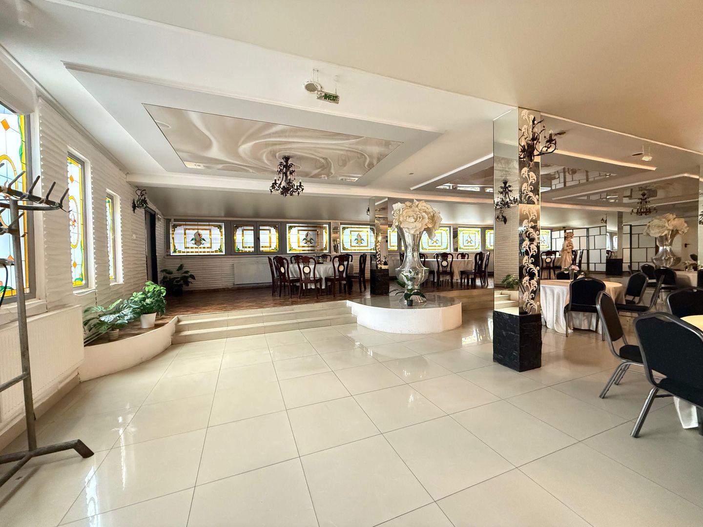 OPORTUNITATE UNICĂ | DE VANZARE AFACERE PROFITABILĂ | LÂNGĂ OPERA NAȚIONALĂ - Poză 2