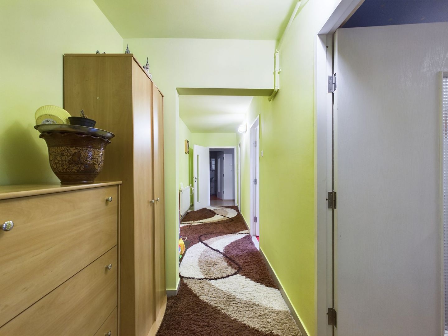 Apartament cu 4 camere, Miorița - Poză 6