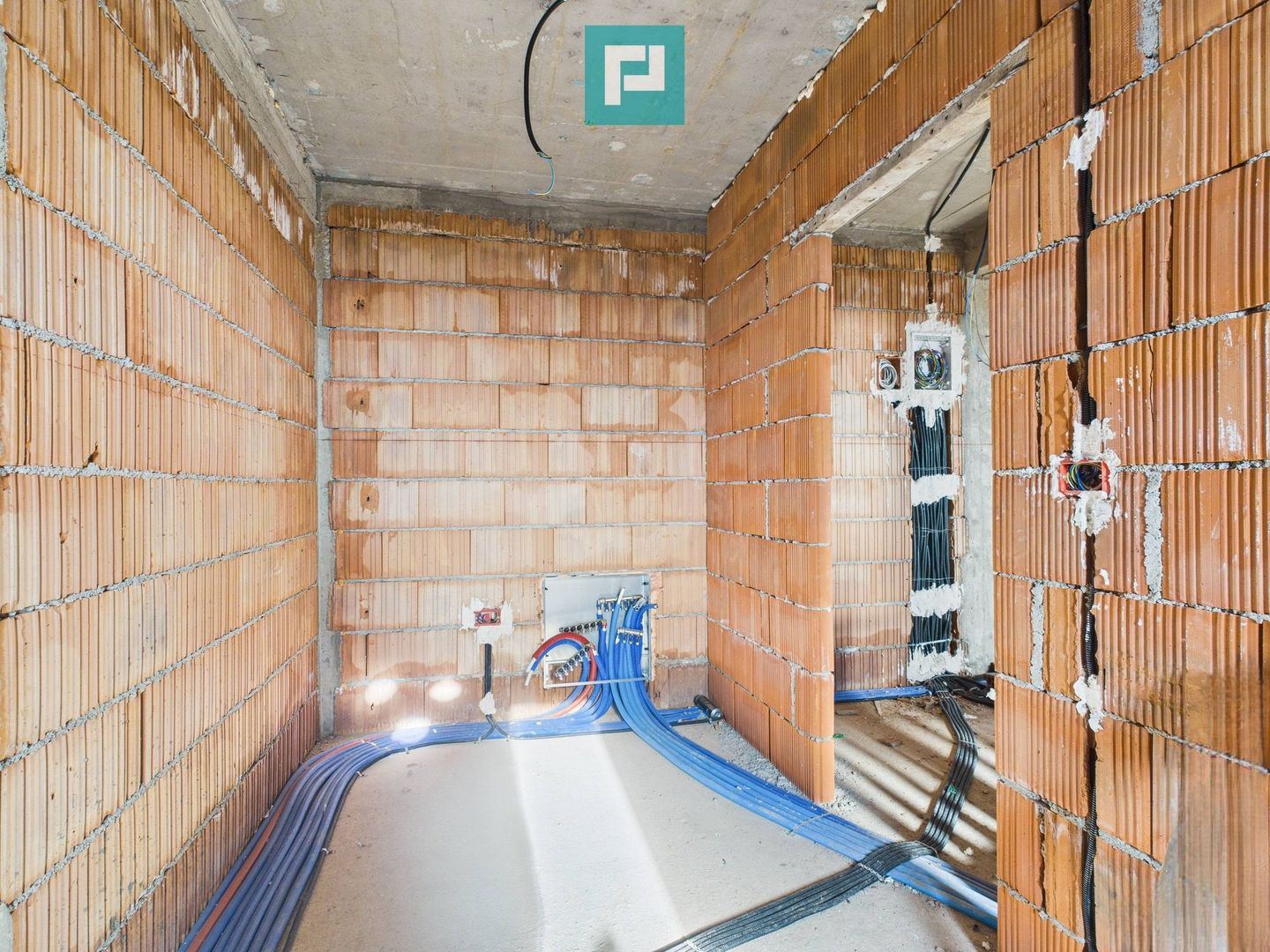 Penthouse cu terasă generoasă, în centrul Chișodei - Poză 10