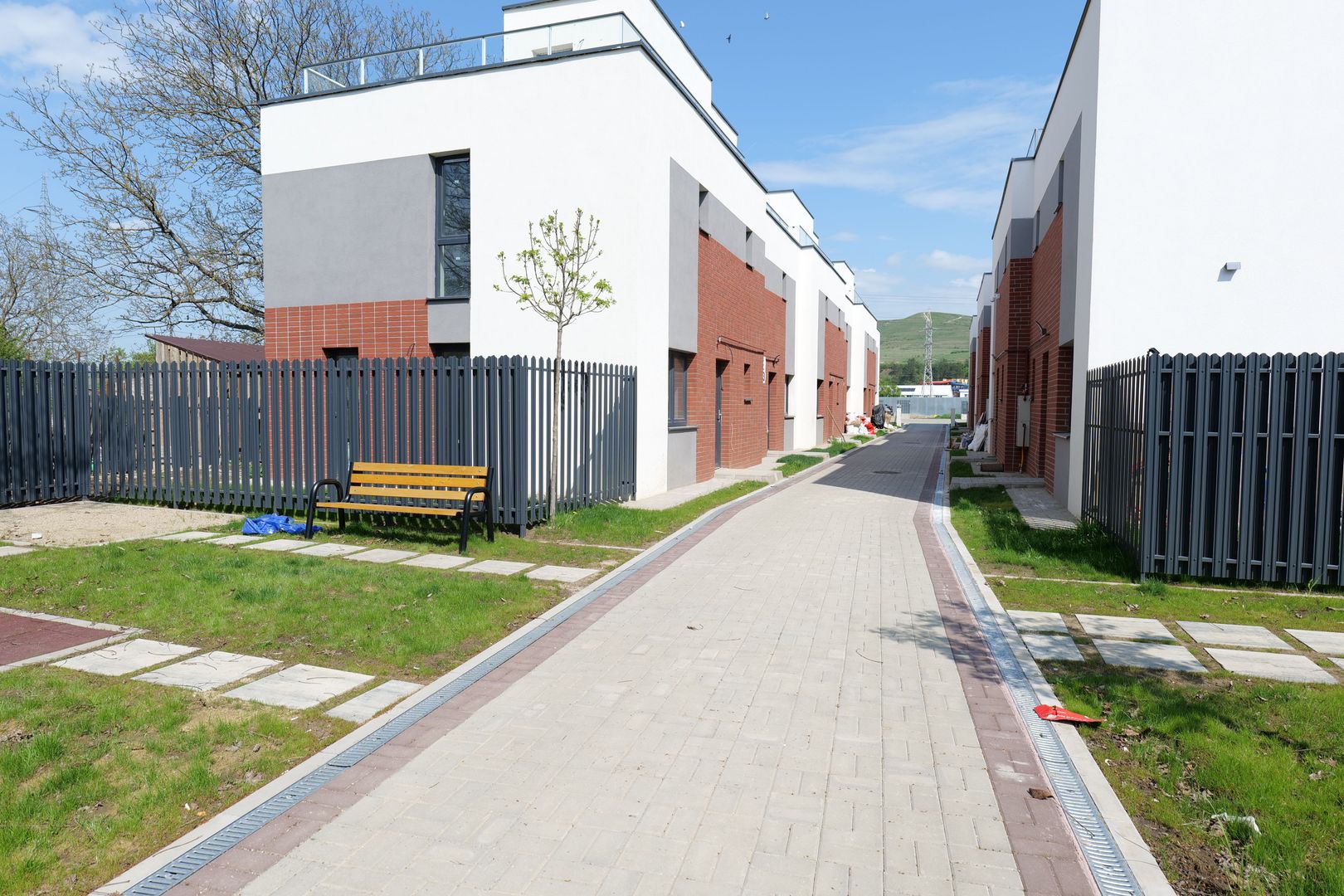 De vânzare casă deosebită 4 camere în localitatea Florești - Poză 1