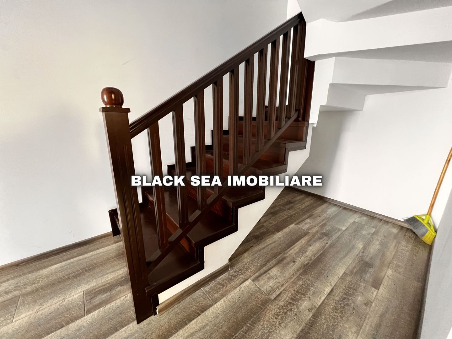 Vila P+1 de 5 camere l Mamaia Nord - Deschidere 23M l Teren 1564MP - Poză 9