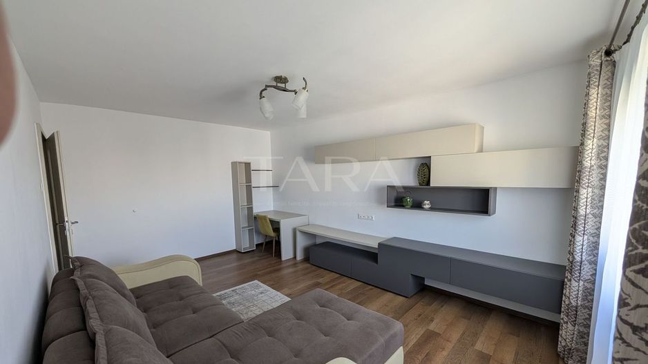 Apartament renovat complet, 2 camere decomandat, zona Gheorgheni. - Poză 1