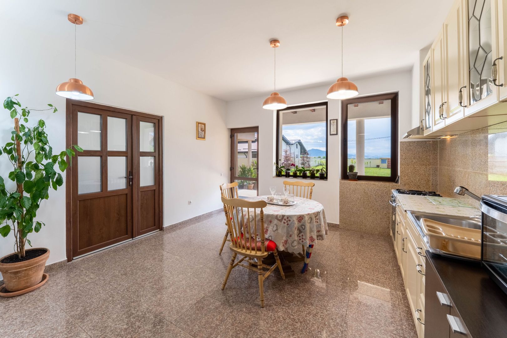 Oportunitate Rară | Proprietate Exclusivă în Izvor - Poză 7