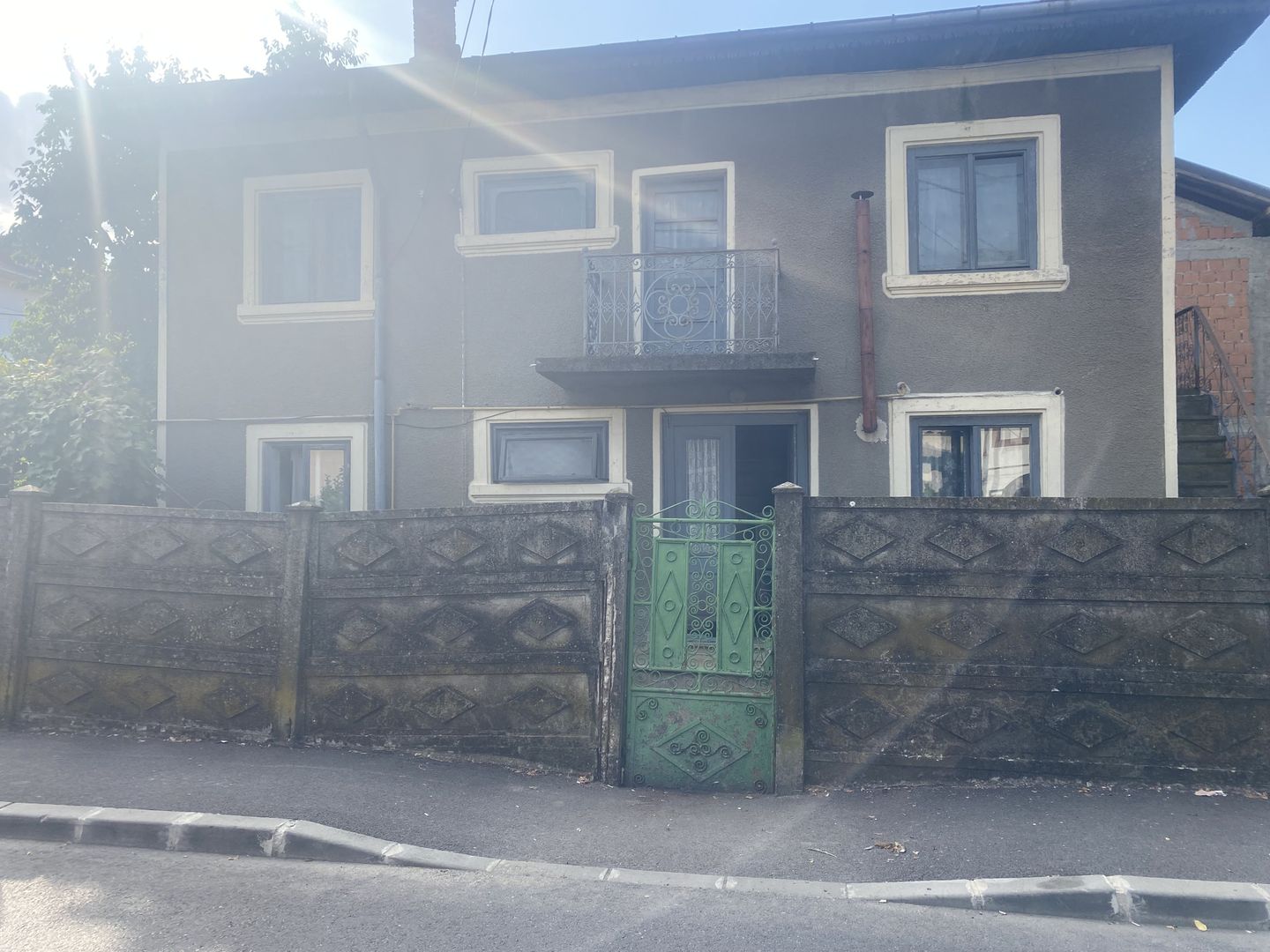 Vanzare casa cu 6 camere in Targoviste - vizavi de Colegiul Carabella - Poză 15