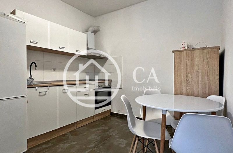 Casa de închiriat cu 3 camere în zona Ultracentrală, Oradea - Poză 3