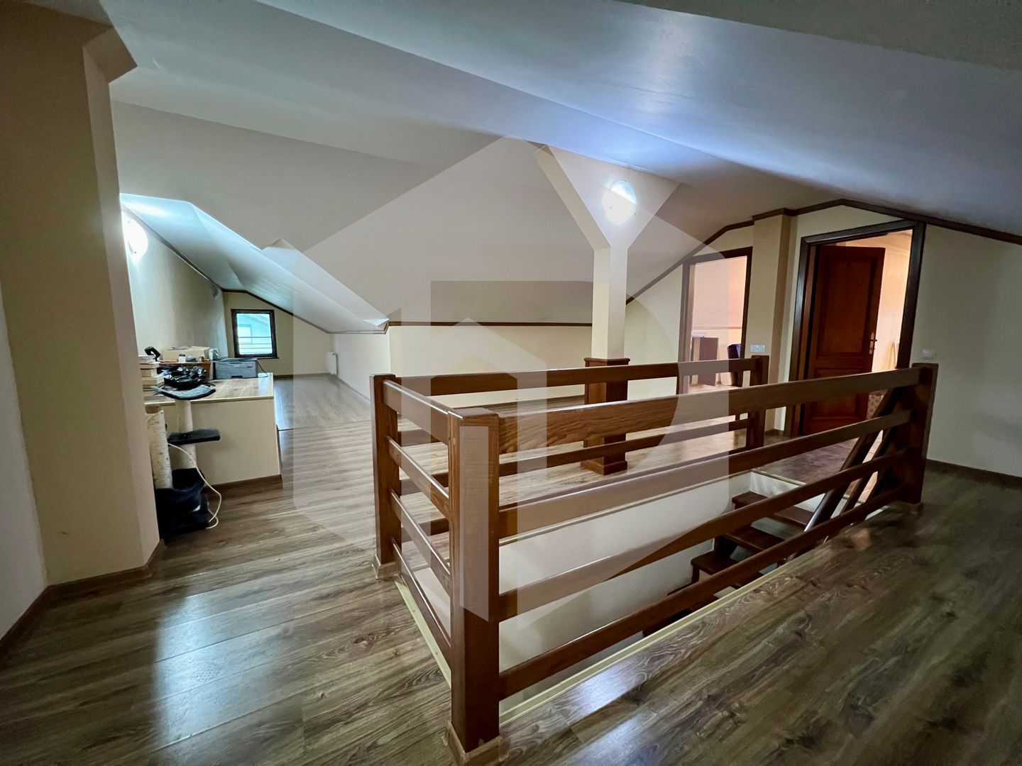 Apartament|4 camere | zona Calea Dumbravii | Lift | Parcare subterana - Poză 13