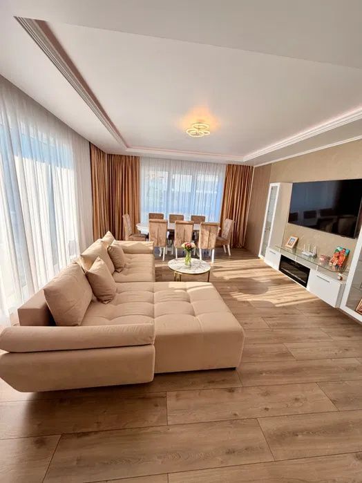 Apartament de vanzare cu 3 camere, 2 bai, balcon, garaj - Poză 1