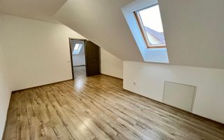 Casa cu 7 camere | 3 balcoane | Garaj | 220 mp + 80 mp curte | Cartier Panorama - Poză 24