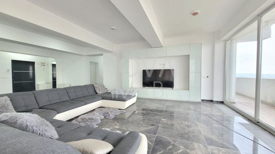 PENTHOUSE DE LUX CU TERASĂ PANORAMICĂ ȘI PRIVELIȘTE SPRE MUNȚII FĂGĂRAȘ - Poză 2