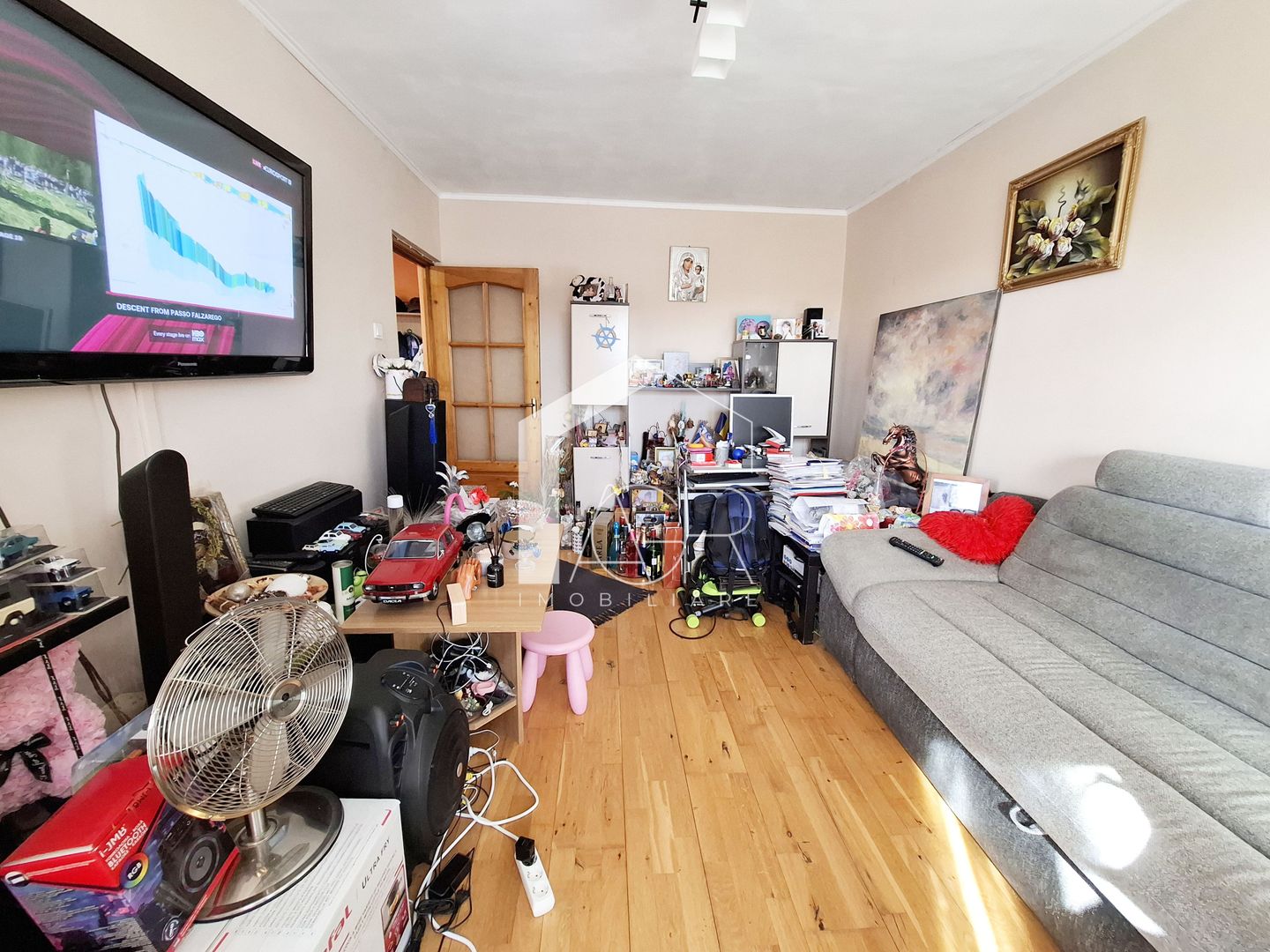 Apartament cu 3 camere, decomandat, zona Paltinis - Poză 2