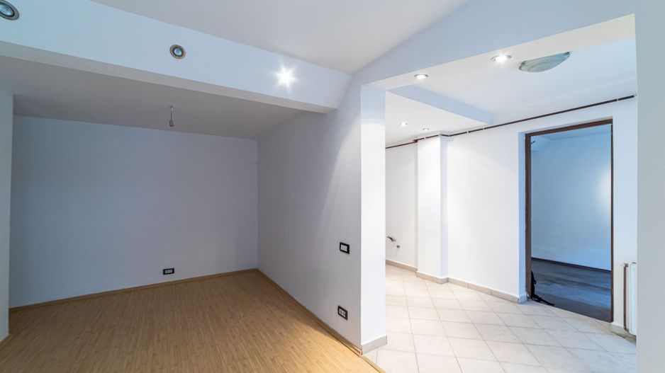 Apartament ultracentral la 1 minut de teatru - Poză 2