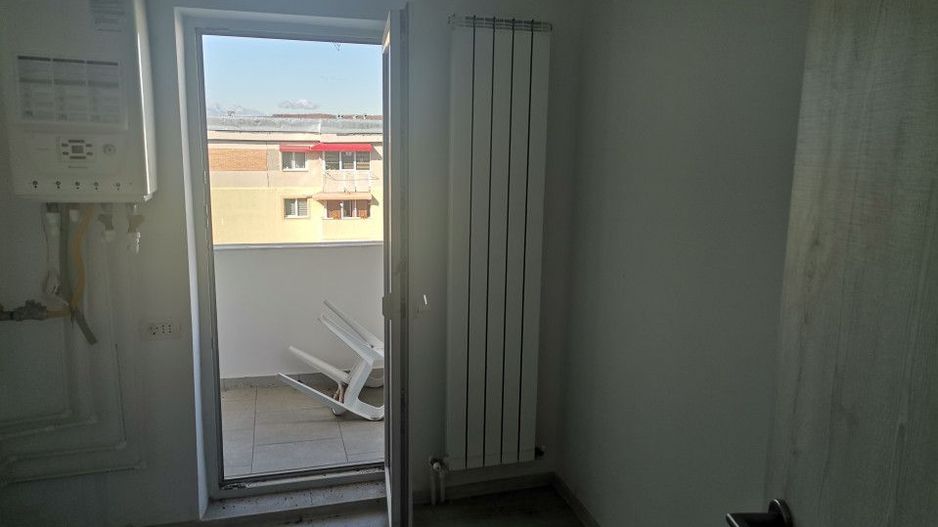 Vanzare apartament decomandat, renovat total, liber, Mioveni - Poză 4