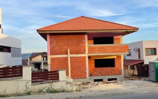 Casa cu 4 Apartamente - Poză 2