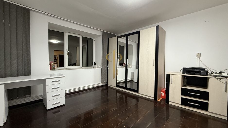 Casă spațioasă în Varias, împărțită în două unități cu acces separat - Poză 10