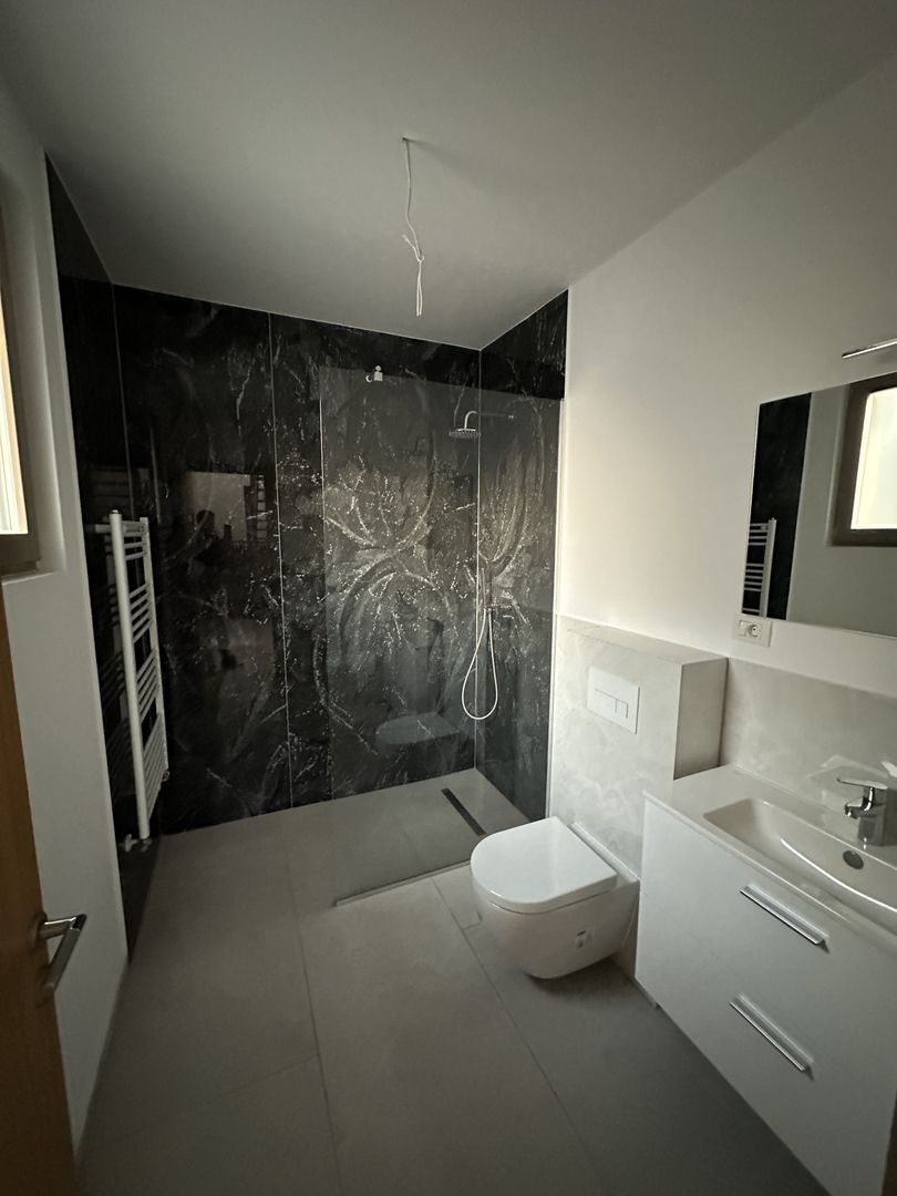 Casa cu 4 camere - Dumbravita - Poză 12