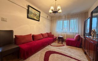 Apartament de inchiriat 3 camere etajul 4, cu lift,  Zona Vasile Aaron - Poză 2