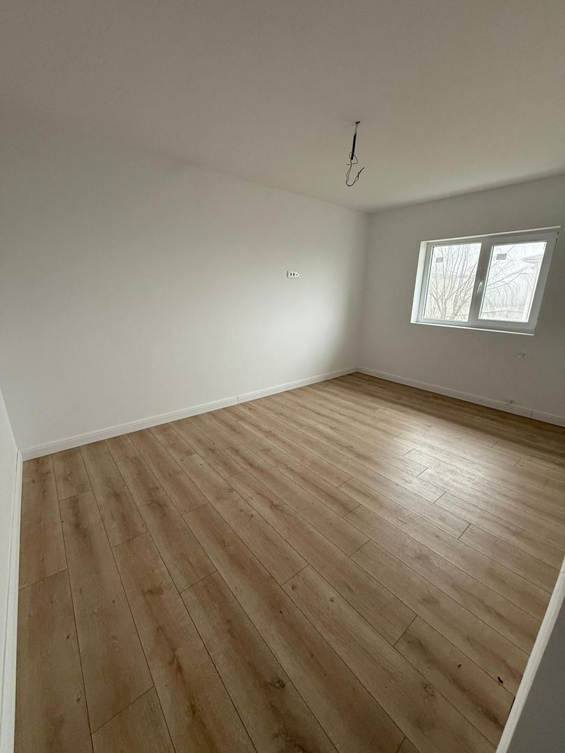 Mutare imediată! Vilă duplex 4 camere cu curte proprie - Poză 11