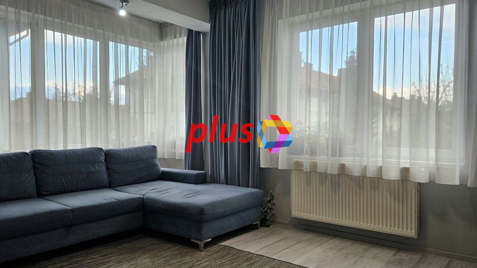 Oportunitate - Apartament cu trei camere in vila, zona Tractorul 70 mp - Poză 1