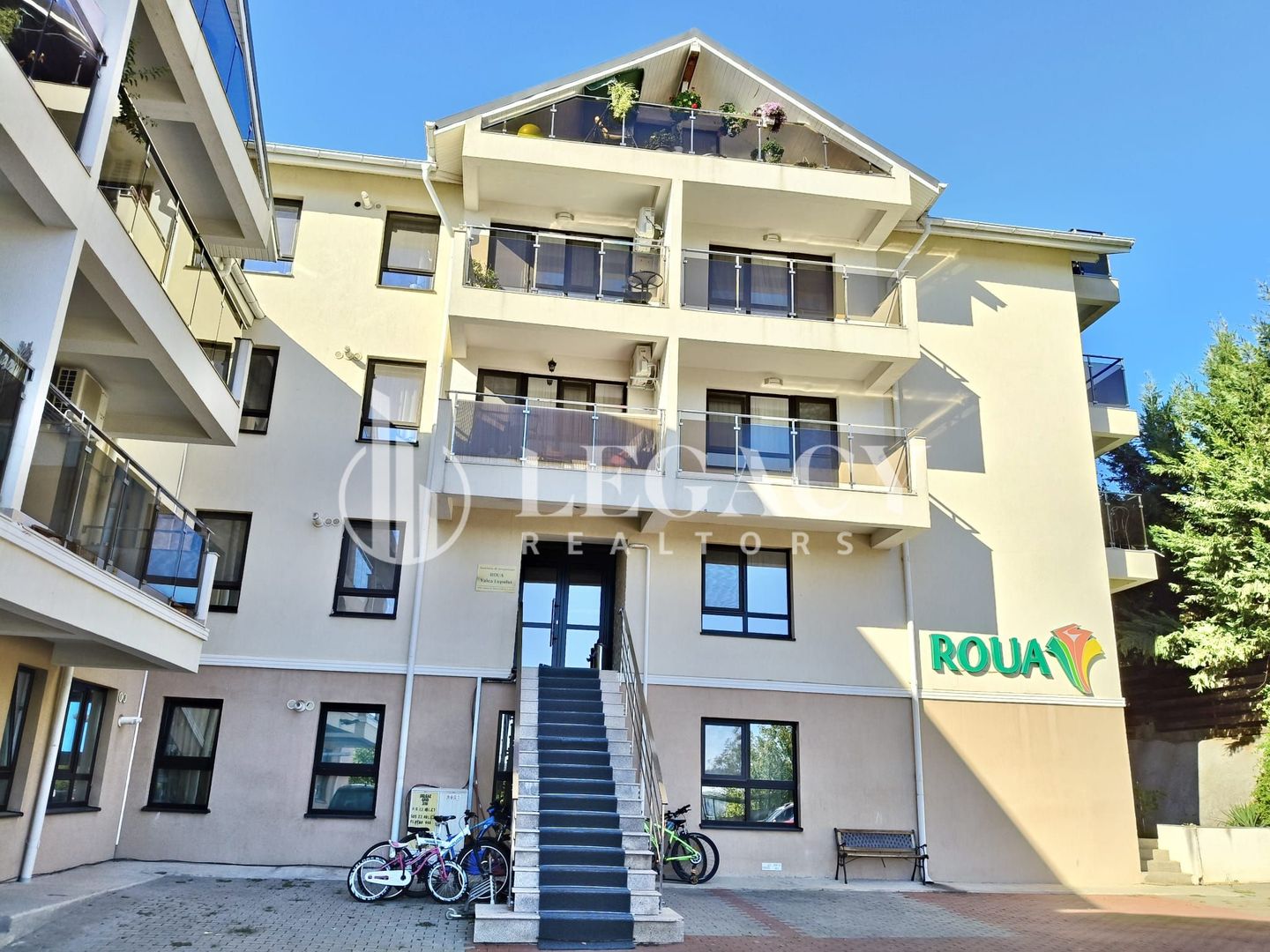 Locuință cochetă la mansardă, cu balcon și boxă de depozitare - Poză 18