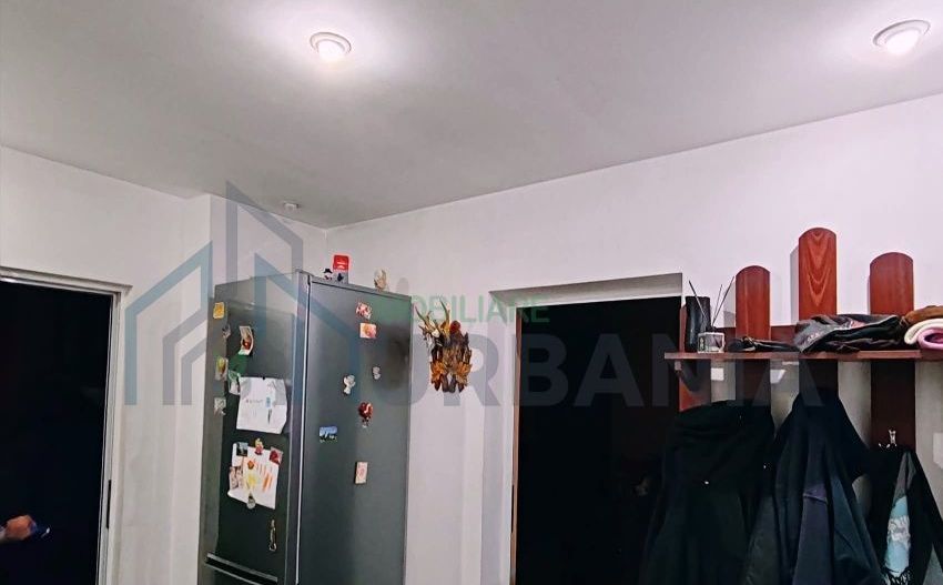 Apartament 2 camere decomandat, central, Târgu Frumos, vizavi de Spitalul Orășenesc - Poză 4
