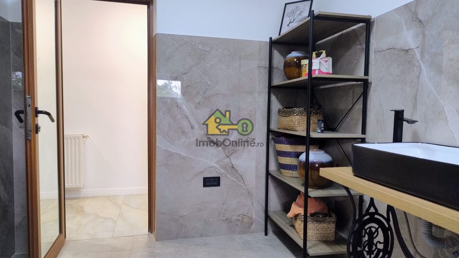 Vilă elegantă cu design luxos și grădină superb amenajată în Șag - Poză 20