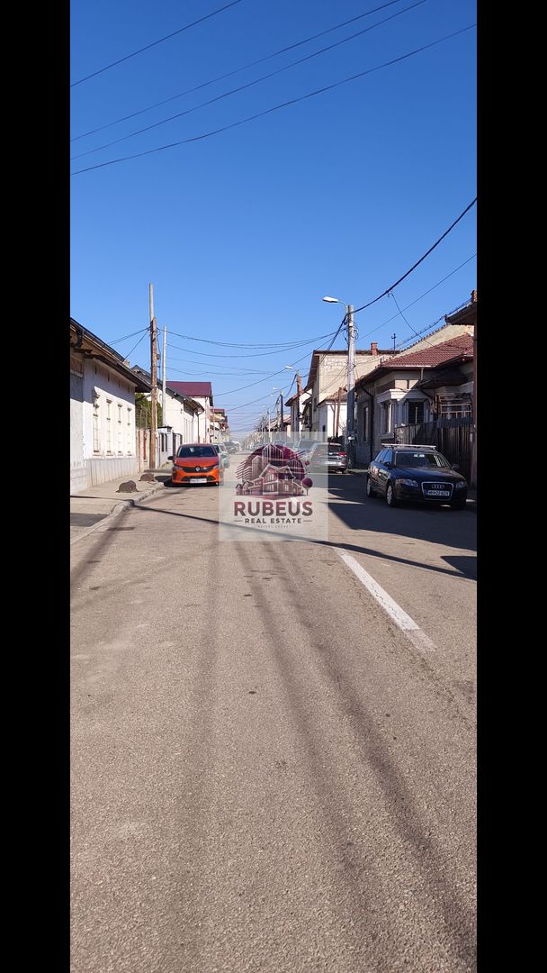 Casa cu personalitate in Calomfirescu – spatiu, liniste si teren gener - Poză 38